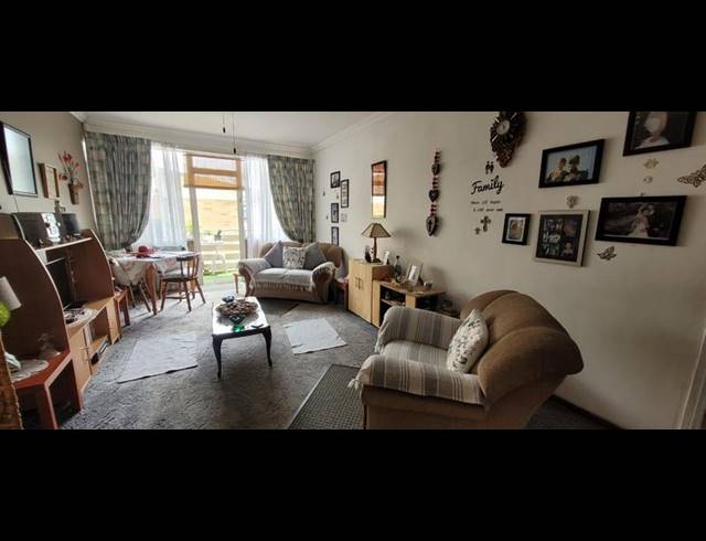 2 BEDROOM TOWNHOUSE FOR SALE IN NEW REDRUTH